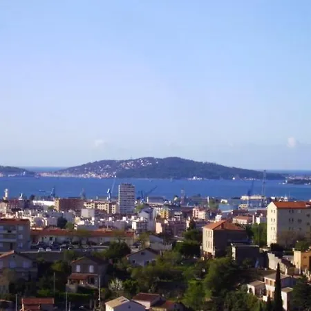 With One Bedroom In With Wonderful Sea View Furnished Balcony And Wifi 3 Km From The Beach Apartment Toulon
